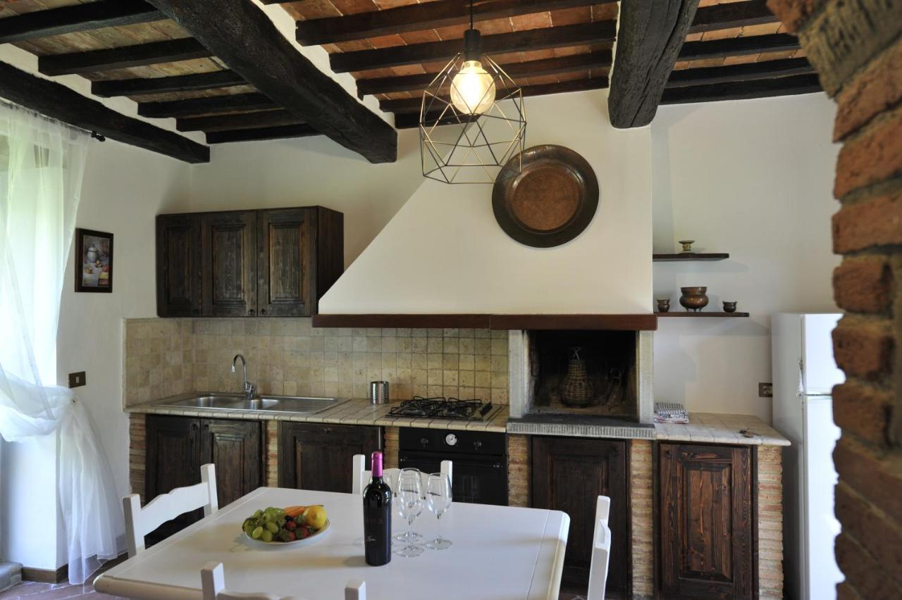 La Casa Colonica Villa Tuoro sul Trasimeno Luaran gambar