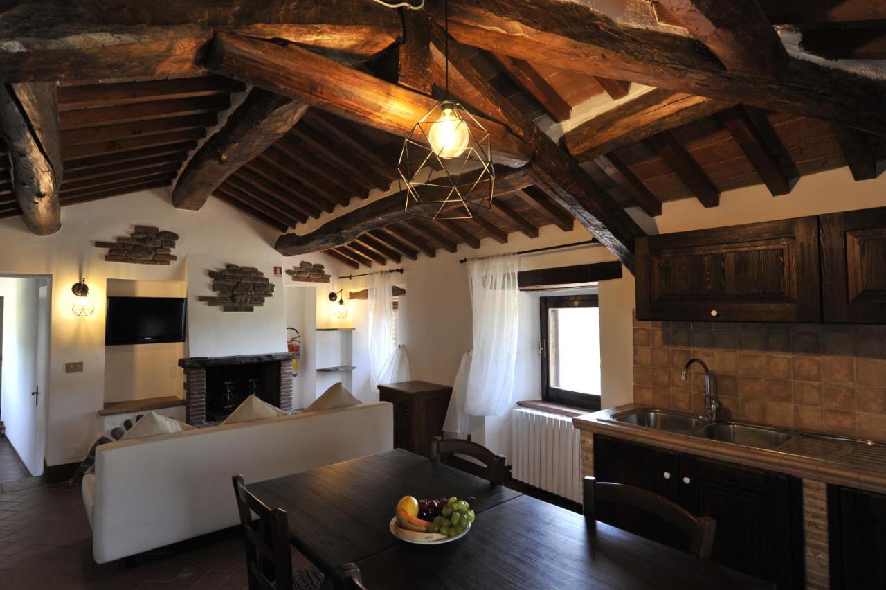La Casa Colonica Villa Tuoro sul Trasimeno Luaran gambar